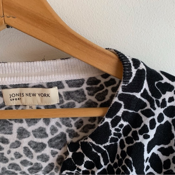 ⭐️NWT Jones New York Sport Cropped Cotton Cardigan w/Giraffe Print size XL - Picture 9 of 11